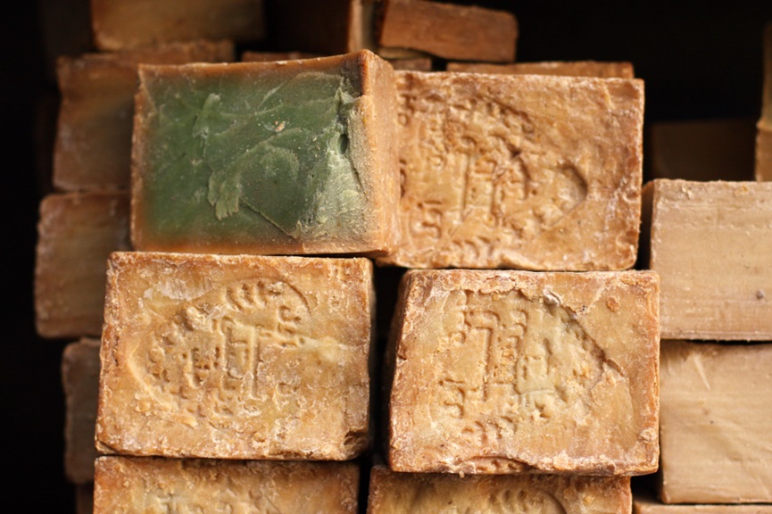 aleppo_green_soaps-white-many